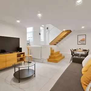hotel-studio-mezzanine-des-invalides.fr-paris.fr/